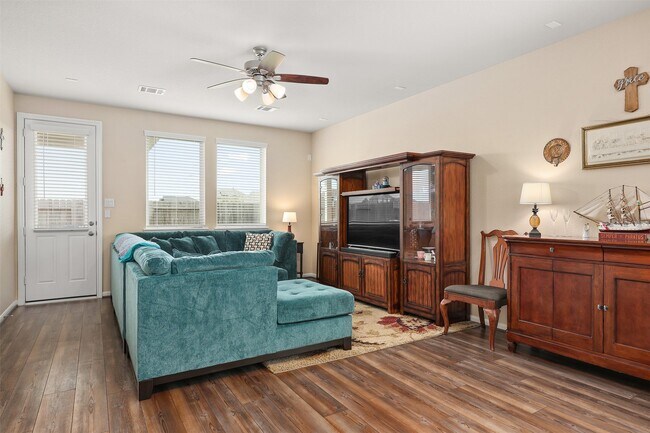 Foto del edificio - 2108 Sweet Bay Dr