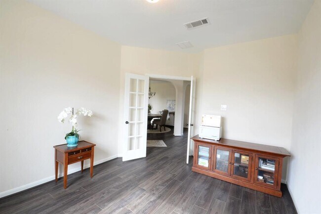 Foto del edificio - 24506 Bludana Ln
