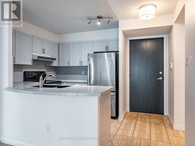 Building Photo - 600-600 Queens Quay W
