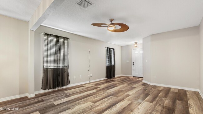 Foto del edificio - 3165 Meadow St