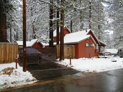 Building Photo - 3752 Aspen Ave