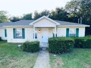 Building Photo - 1000 Sable Dr Building Photo - 1000 Sable Dr