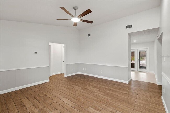 Building Photo - 1811 Oakgrove Ave