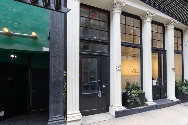 Entrance - 48-50 Walker St