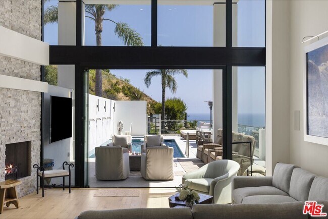 Foto del edificio - 3851 Sweetwater Canyon Dr