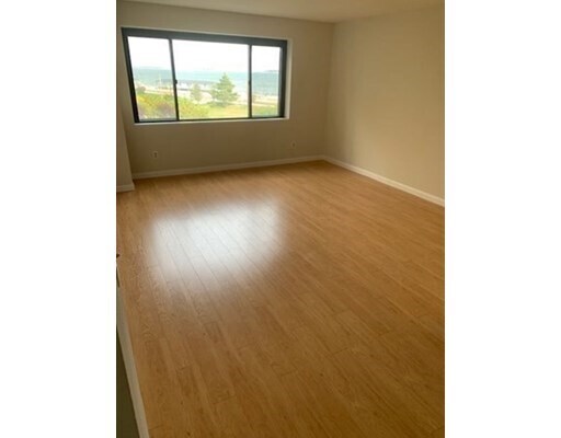 Foto del edificio - 394 Ocean Ave