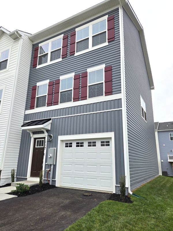 Building Photo - 117 Lakota St