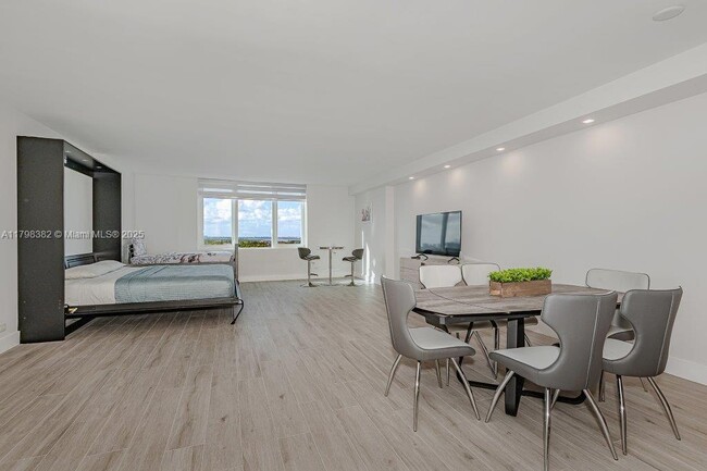 Foto del edificio - 2301 Collins Ave