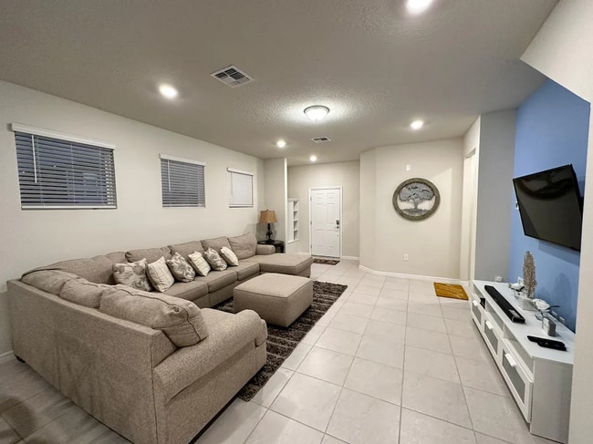 Photo - 3304 Lilac Wy (Davenport, FL) House