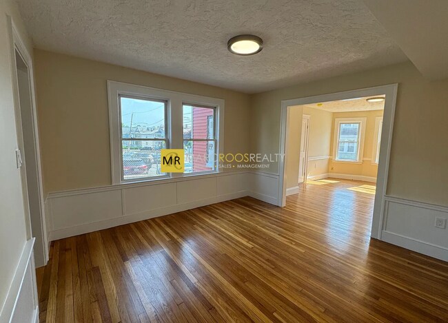 Building Photo - 76 Brooks St