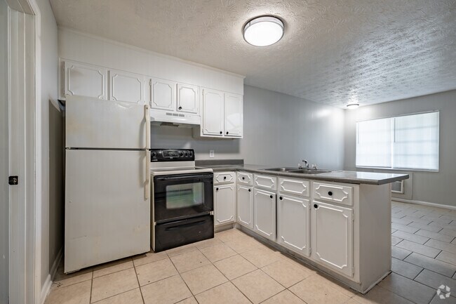 1HAB, 1BA - 500 ft² - Twin Pines at Shirley Hills