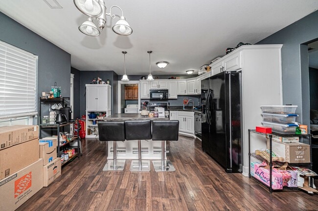 Building Photo - Please View 3D Virtual Walk-Through Before...