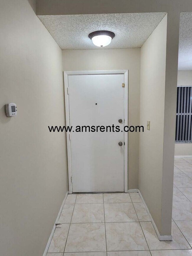 Foto del edificio - Spacious 3 bedroom 2 bath in Kissimmee
