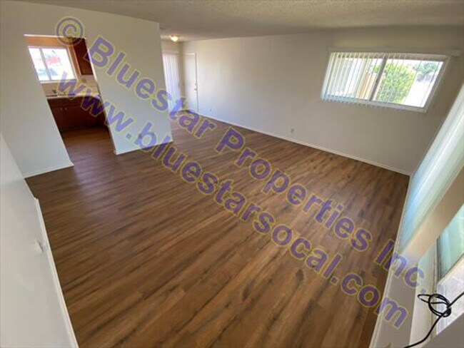 Foto del edificio - 13410 Navajo Rd
