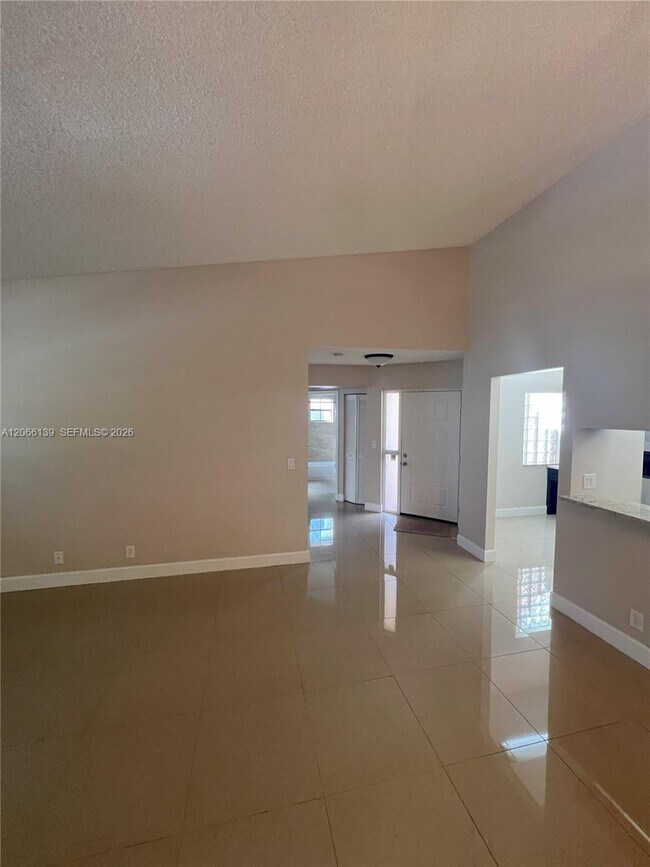 Foto del edificio - 10700 NW 14th St