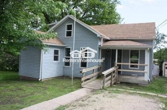 Building Photo - 415 4th St W