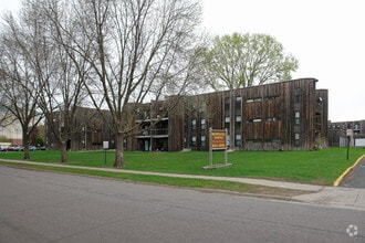 Building Photo - Metropolitan Towers