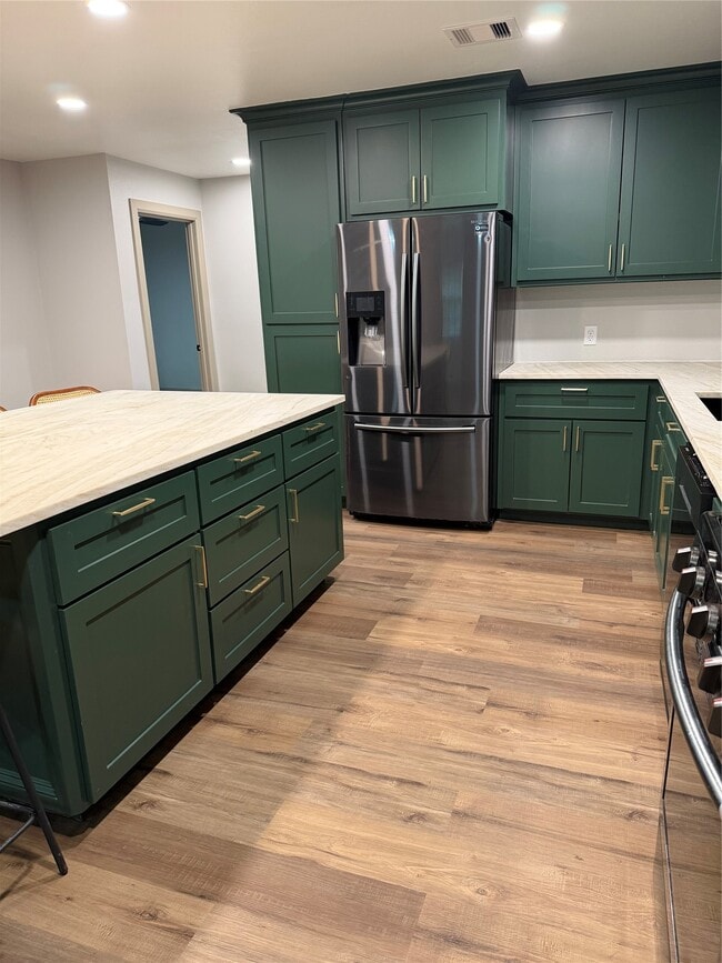 Building Photo - 1508 Hemlock Dr