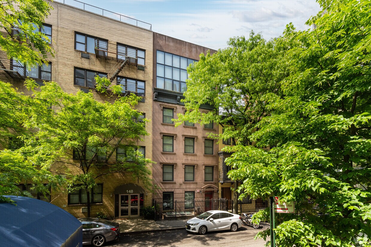 Primary Photo - 144 E 30th St