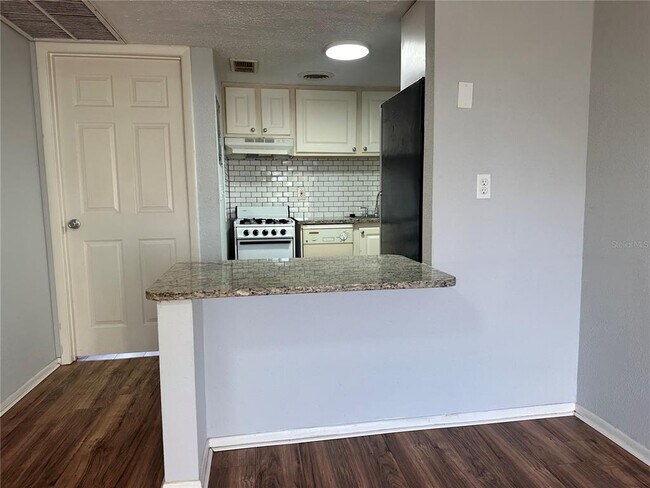 Building Photo - 122 Water Front Way