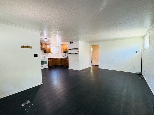 Photo - 1535 S 700 W (Woods Cross, UT) House