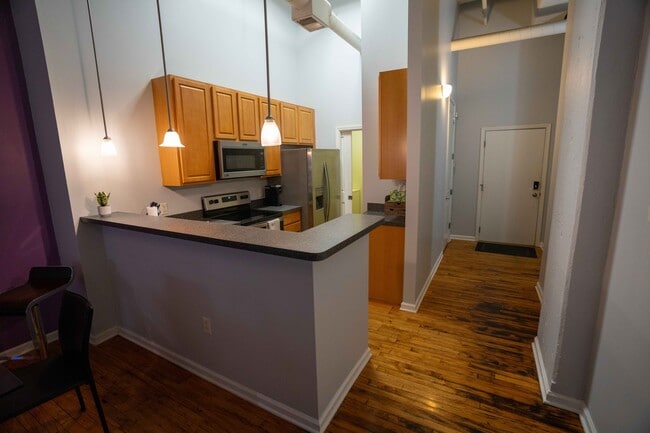 Foto del edificio - 624 E Walnut St