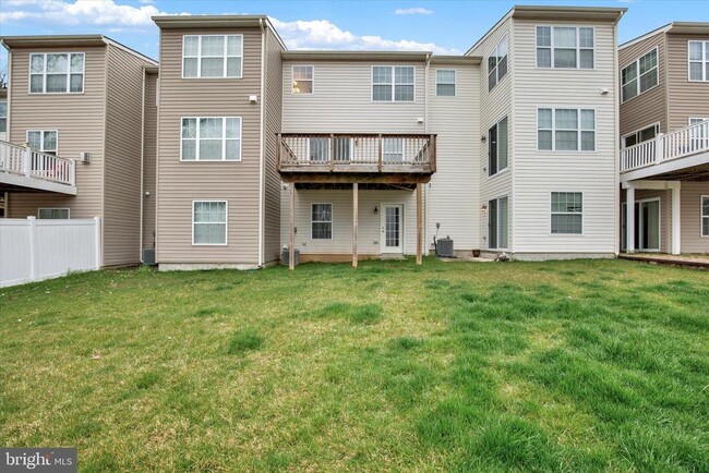 Foto del edificio - 4706 Wineleaf Ln