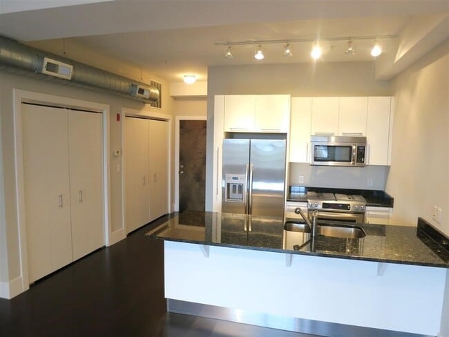 Building Photo - 154 W 2nd St