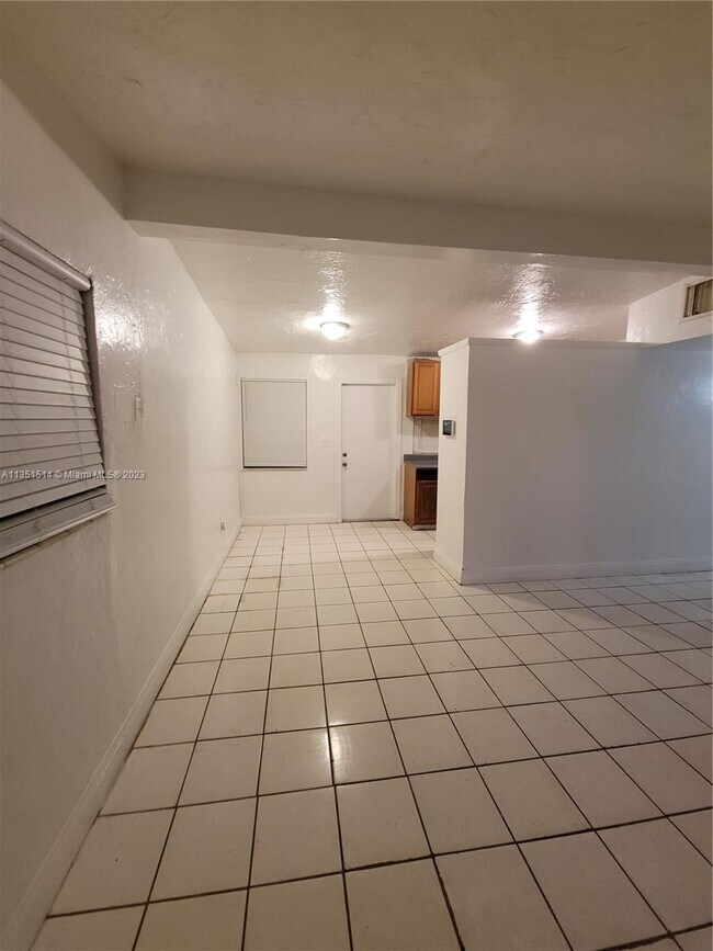 Building Photo - 354 NW 29th Terrace