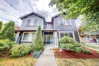 Building Photo - 4615 Greenwood Dr SW