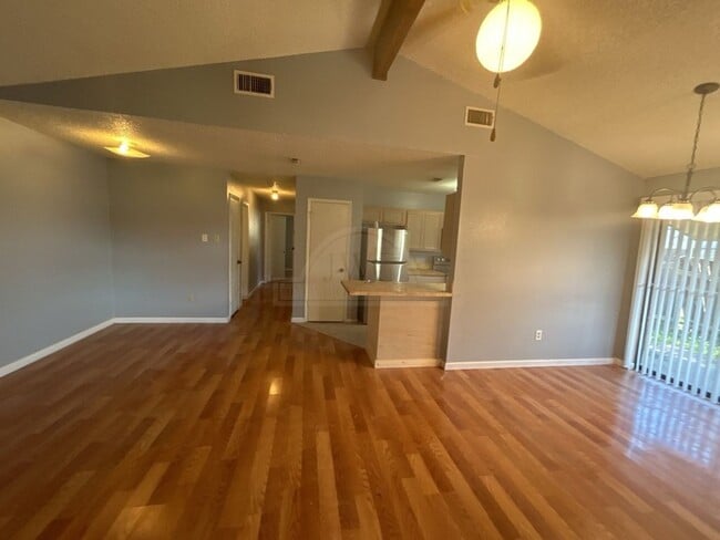 Foto del edificio - 2011 Windward Dr