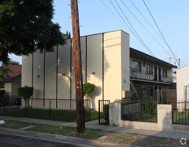 Building Photo - 6709 Woodward Ave