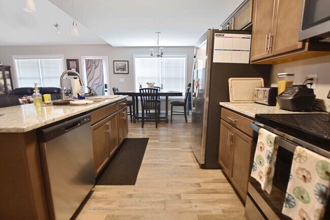 Building Photo - Pet Friendly Three Bedroom!