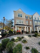 Building Photo - 516 Sloane St