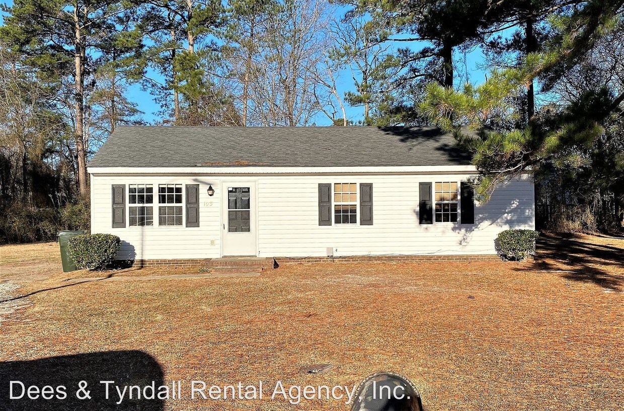3 br, 1.5 bath House 103 Sanborn Place House Rental in Goldsboro