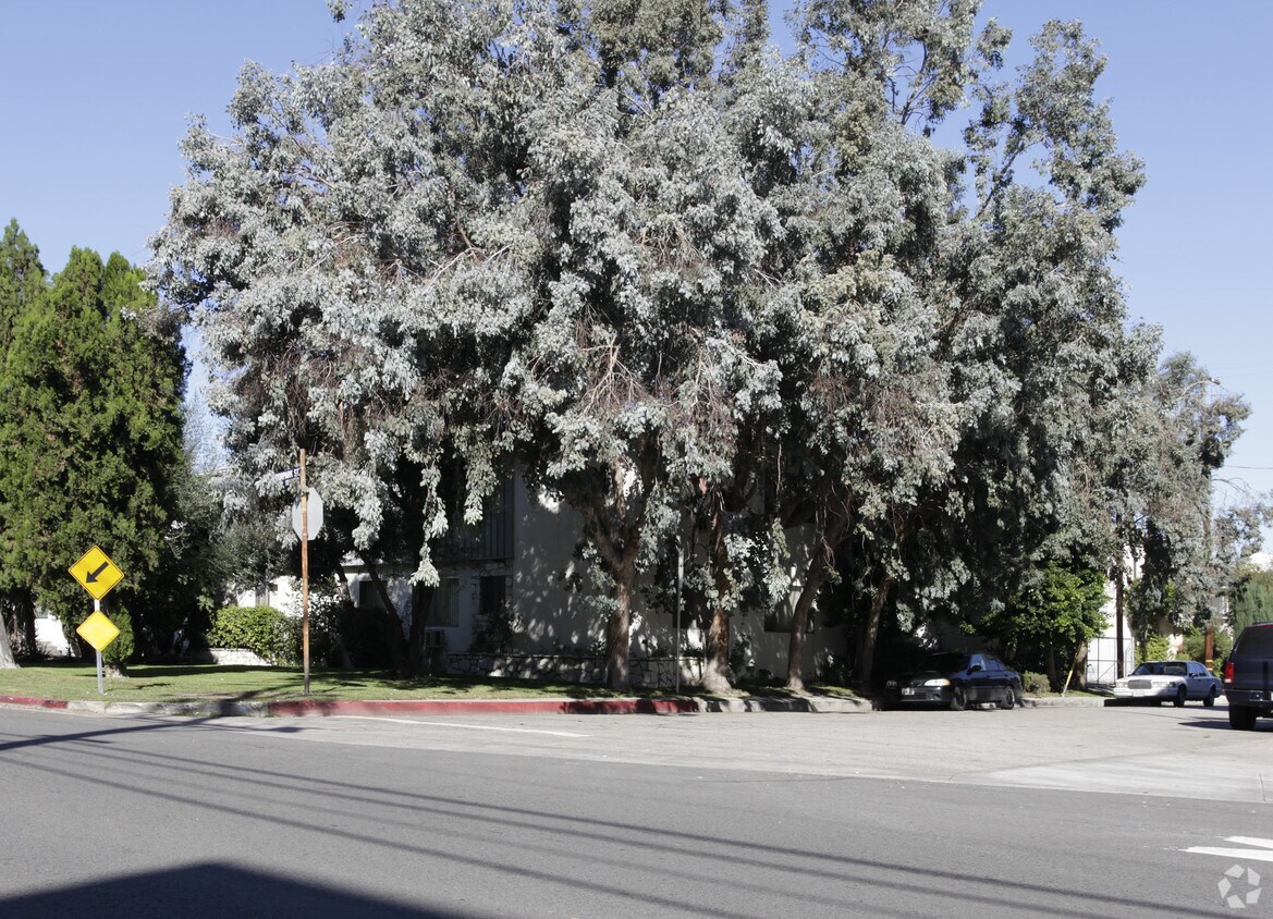 Foto del edificio - 10653 Moorpark St