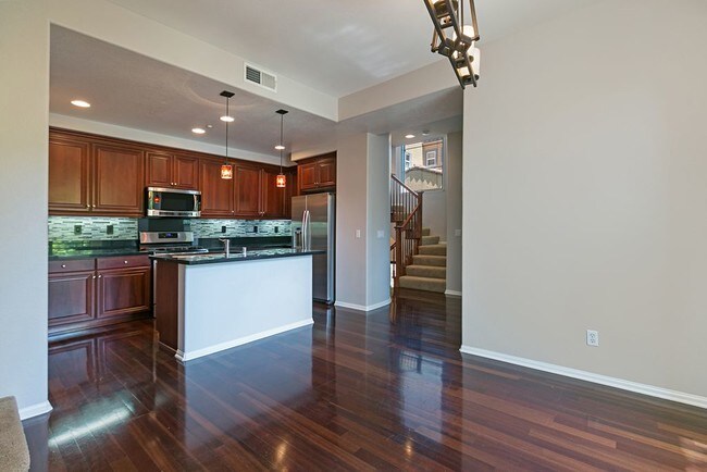 Cocina y comedor - 2874 Escala Cir