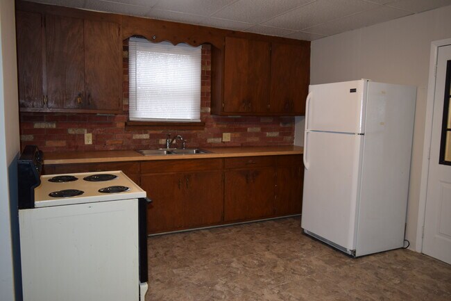 Building Photo - 133 Whiley Ave