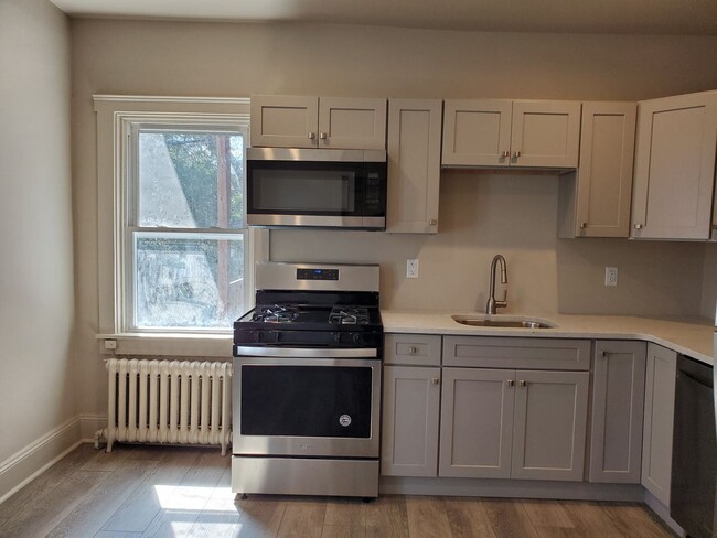 Building Photo - 448 W Orange St