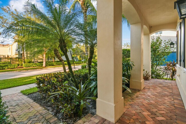 Foto del edificio - 256 W Bay Cedar Cir