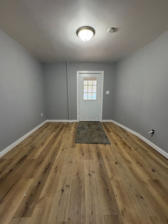 Foto del edificio - 313 e first street