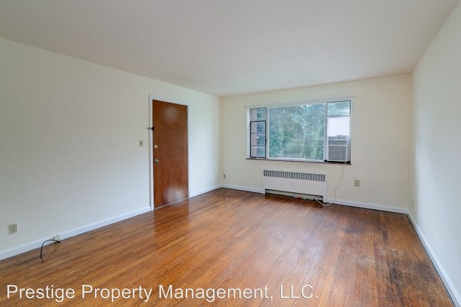 Building Photo - 203 Loraine Ave