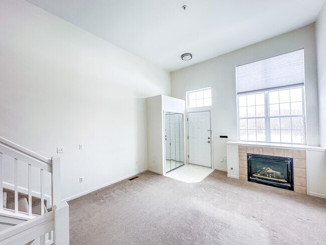 Foto del edificio - 1872 Lindsay Ln