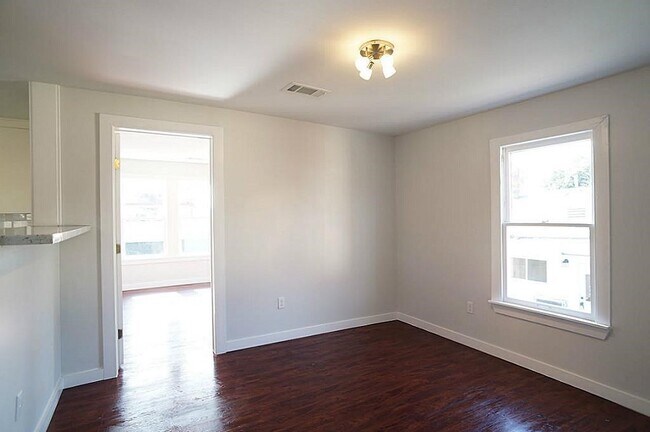 Foto del edificio - 4302 Siegel St