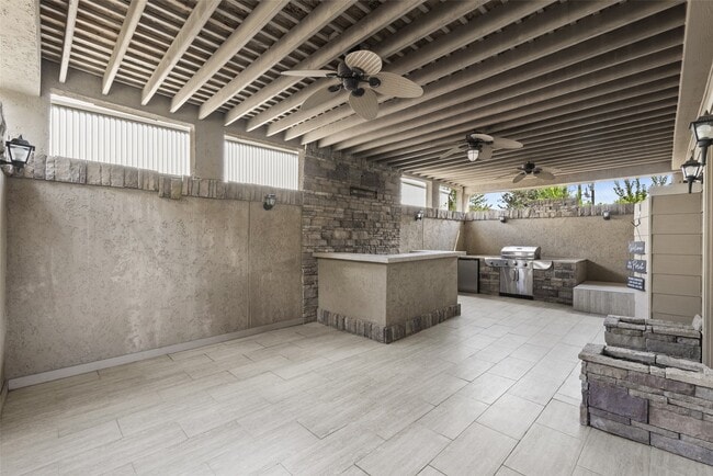 Building Photo - 2919 Royal Oaks Grove