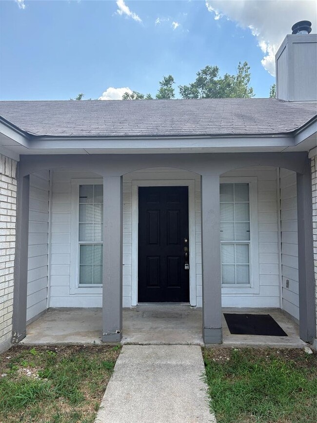 Building Photo - 2304 Larston Ln