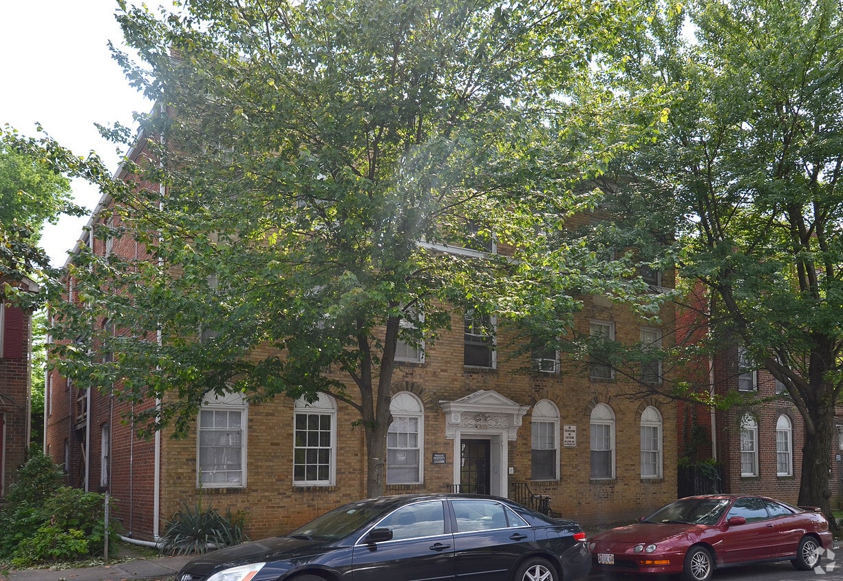 3125 Hanover Ave, Richmond, VA 23221 Apartments in Richmond, VA