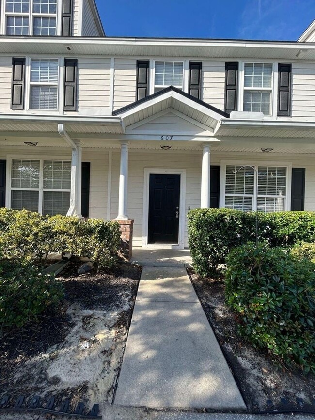 Building Photo - 609 Hemingway Cir