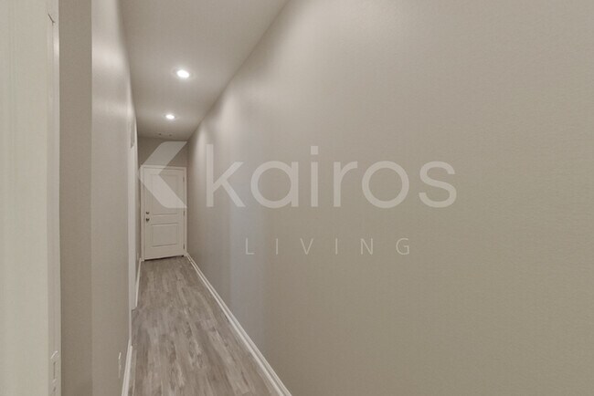 Foto del edificio - 2007 Wilson Rd, Unit B