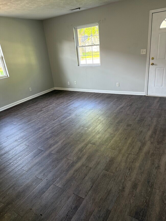 living room photo 2 - 2522 N Armstrong St
